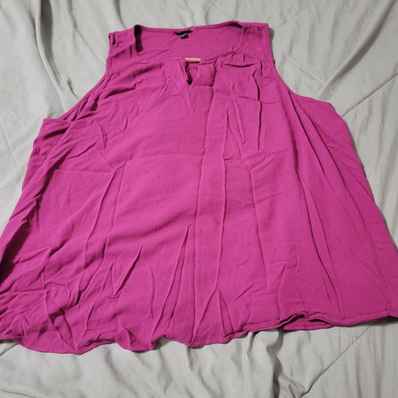 Torrid Pink Rayon Crepe Metal Keyhole Sleeveless Blouse Top Plus Size 4X - Picture 2 of 6